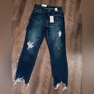 NWT Judy Blue 5/27 mid rise, frayed